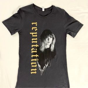 Taylor Swift reputation Stadium Tour dark gray T-shirt - size small